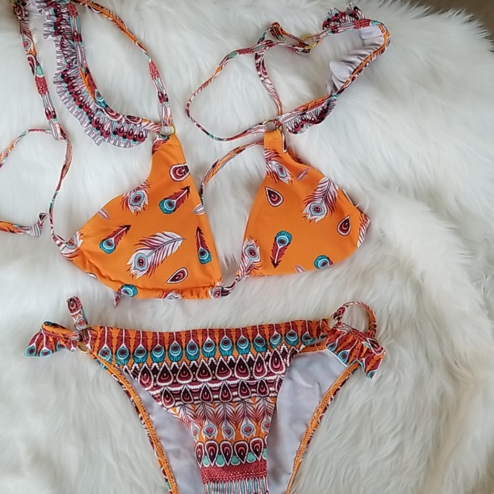 🏖Feather & Geometric Print Ruffle Bikini Set - Picture 8 of 9